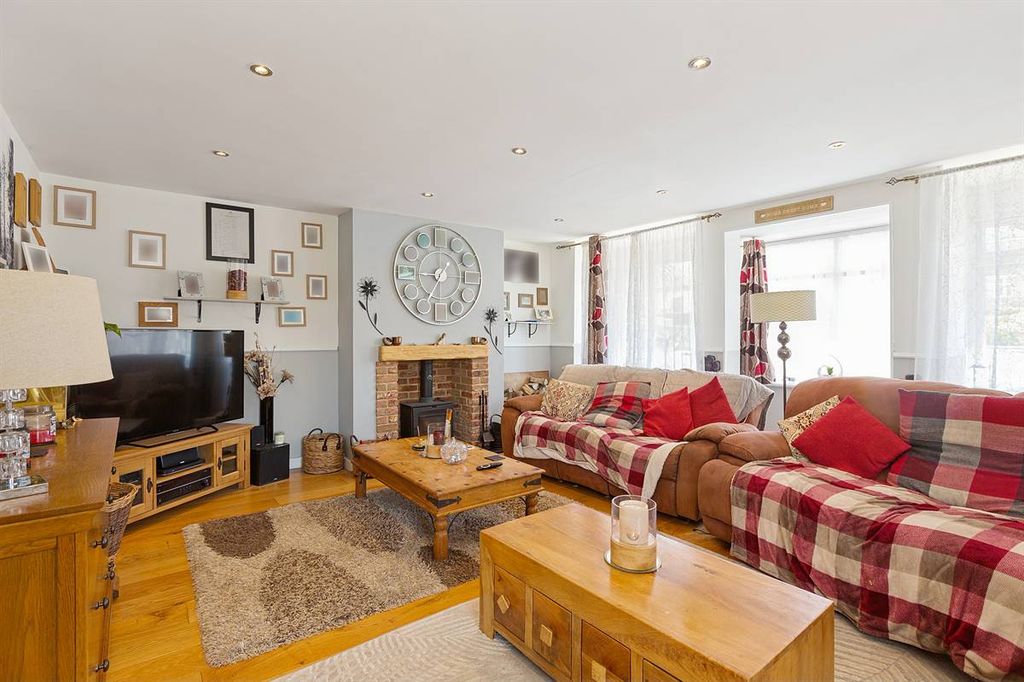 Property photo 3 of 20