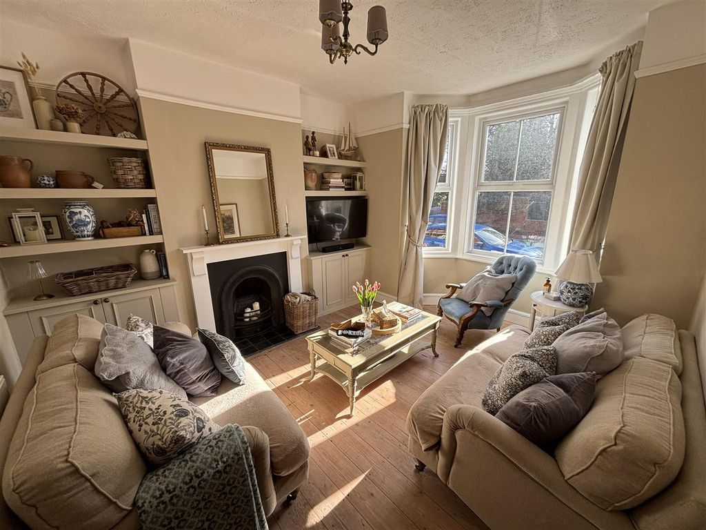 Property photo 2 of 22