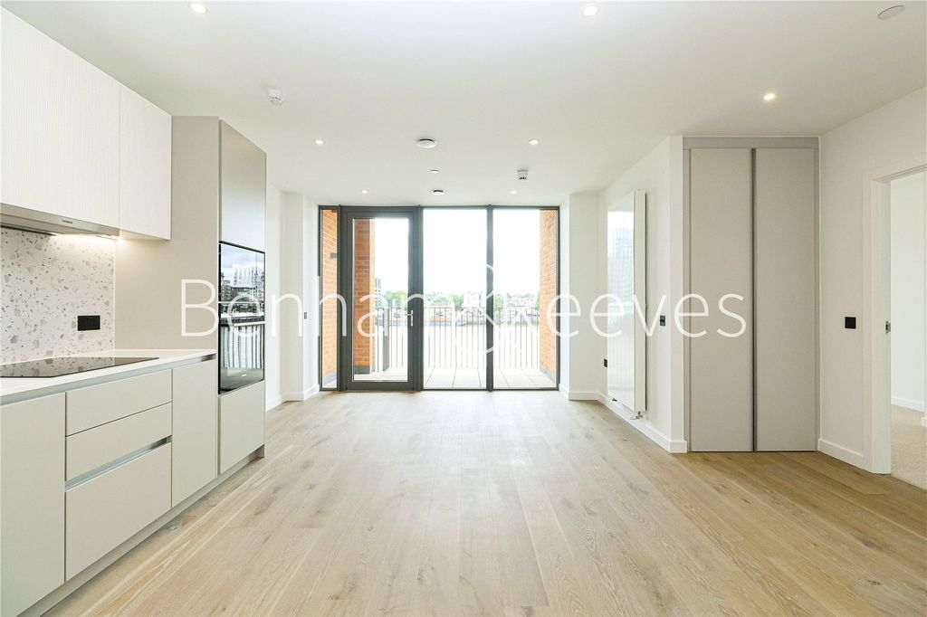 Property photo 2 of 29 Picture No. 39