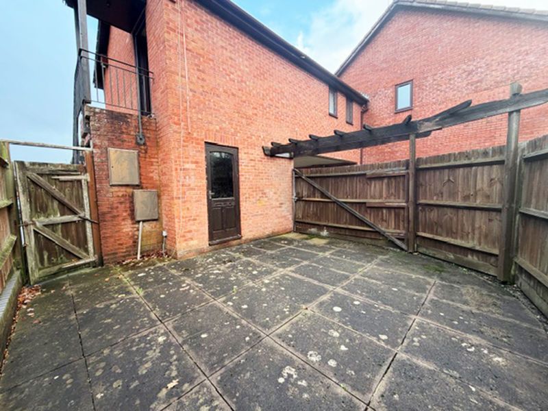 Property photo 2 of 9 Garden