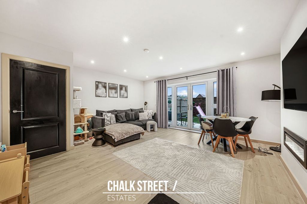 Property photo 3 of 21