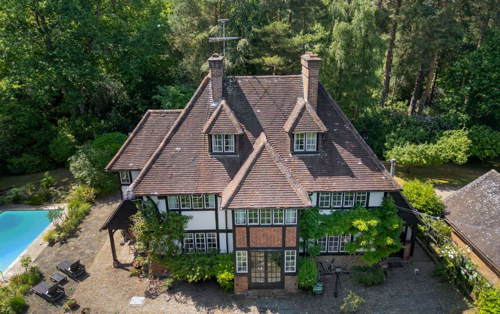 Property photo 1 of 17