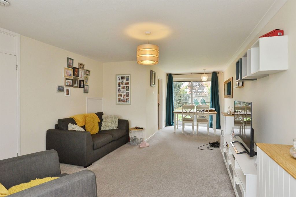 Property photo 3 of 12