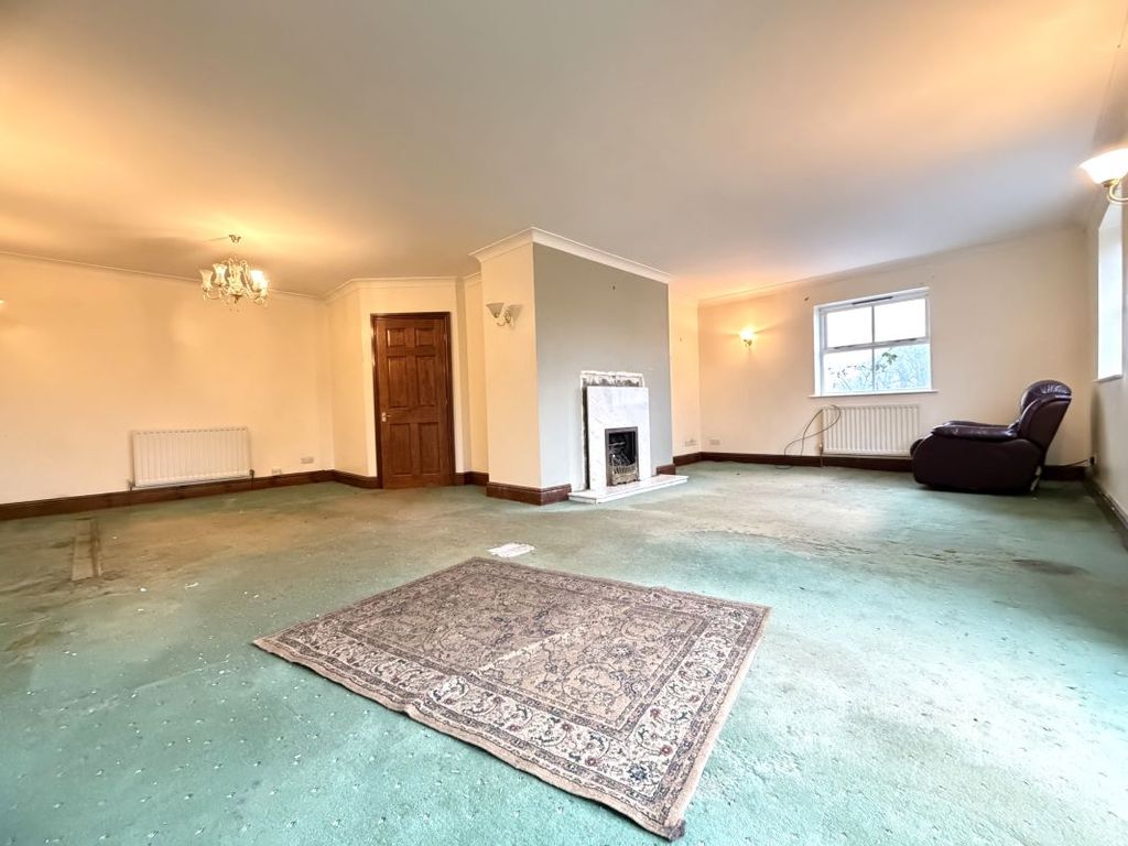 Property photo 2 of 30