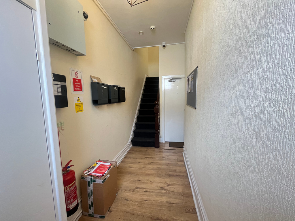 Property photo 2 of 10 Hallway