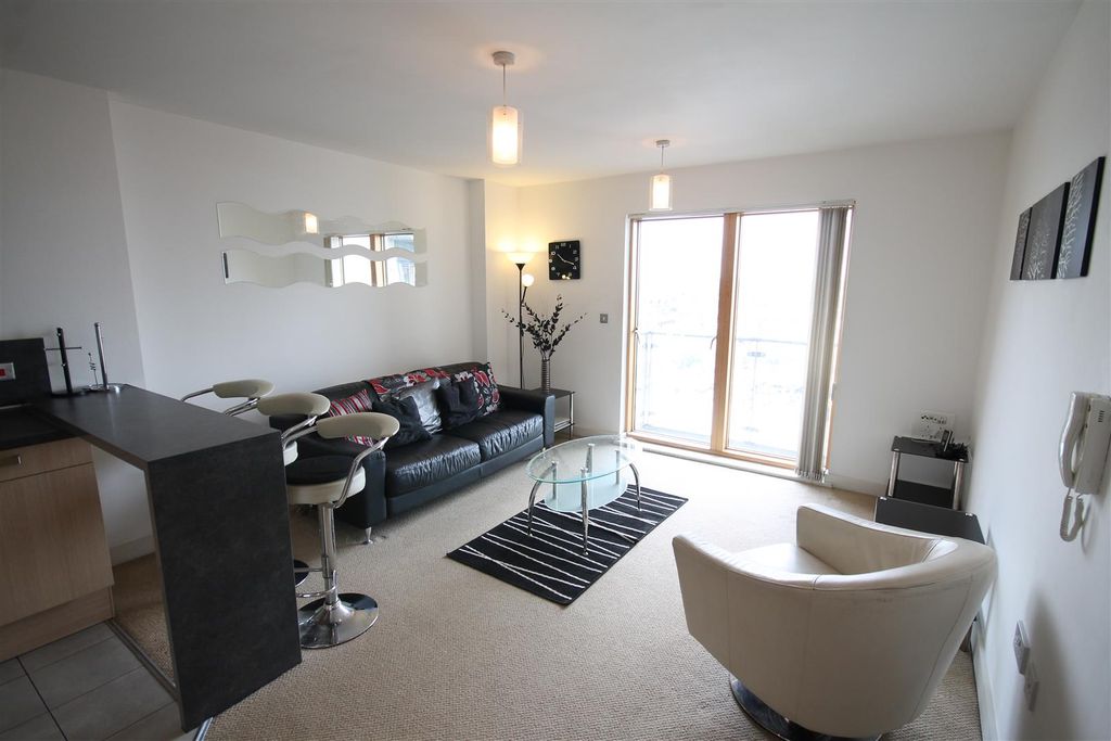 Property photo 2 of 10