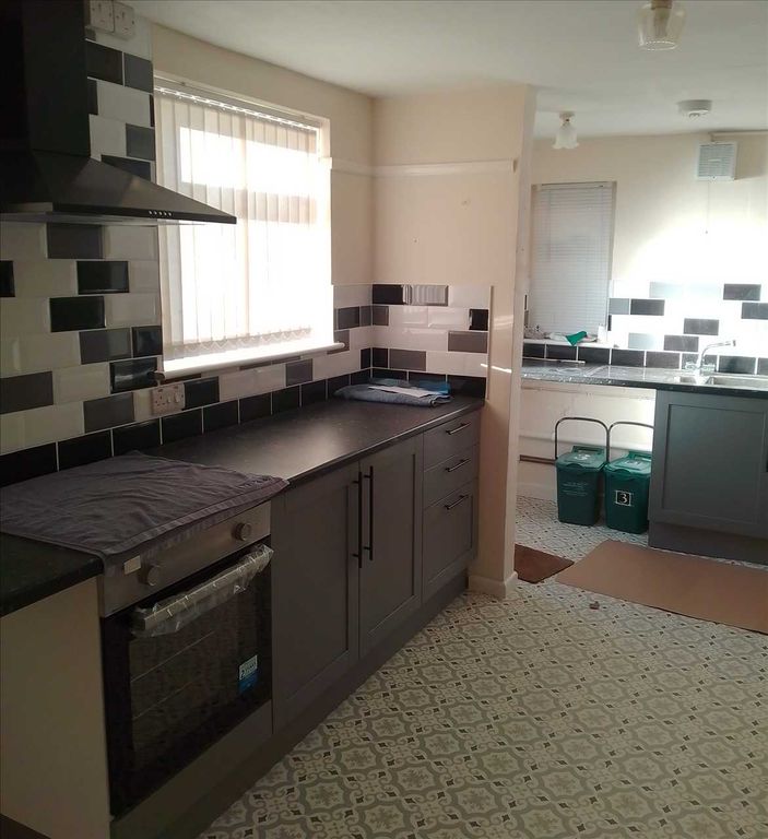 Property photo 2 of 15 Kitchen :