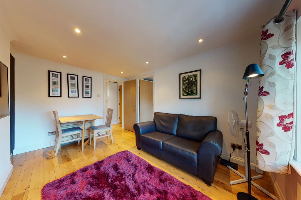 Property photo 2 of 5