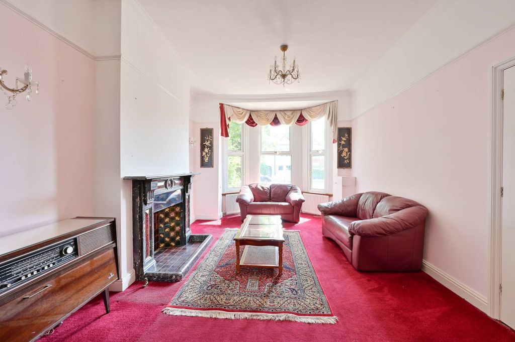 Property photo 2 of 16