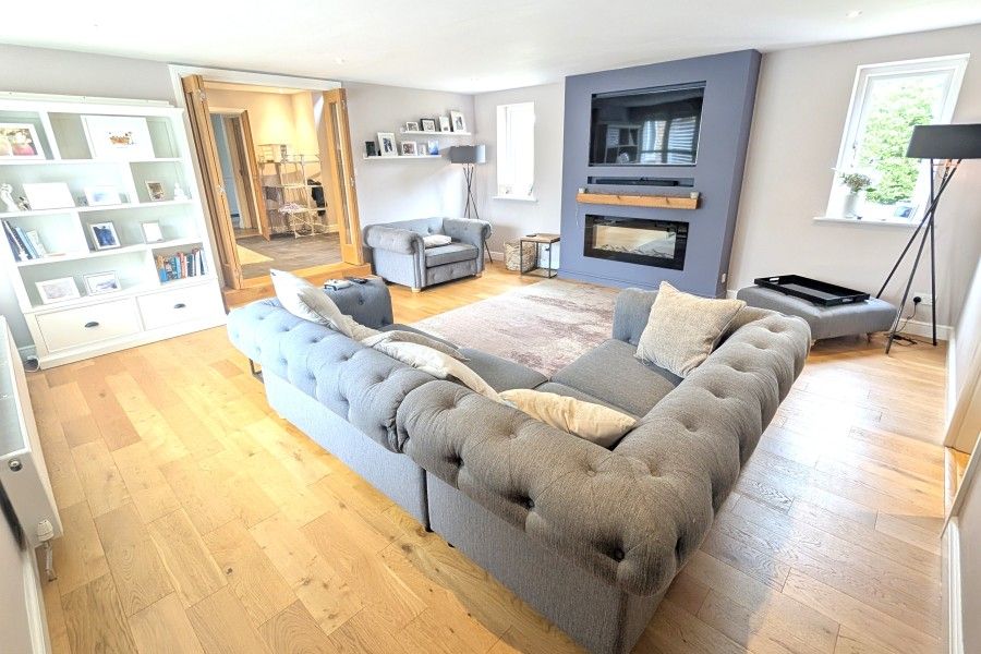 Property photo 2 of 14