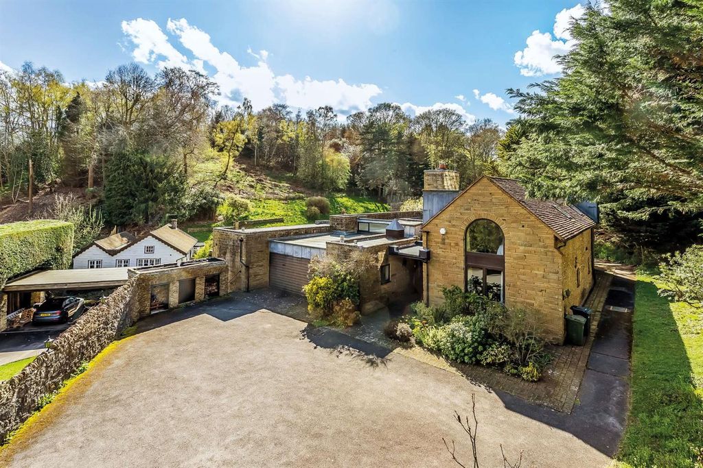 Property photo 2 of 20 Artington-Court-3-V2-1920.Jpg