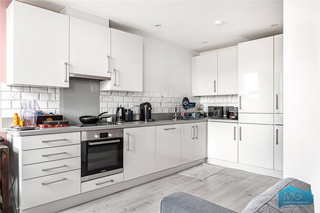 Property photo 3 of 8 Picture No. 10