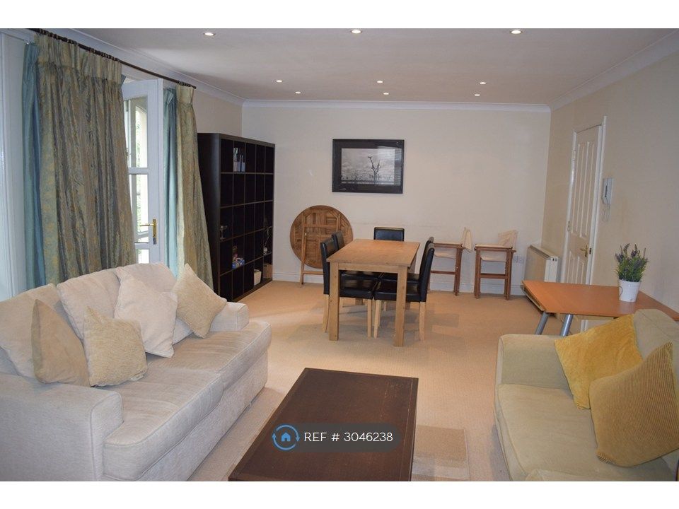 Property photo 1 of 19 Lounge