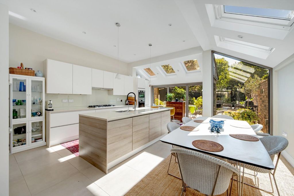 Property photo 1 of 20 15 Wilmington Avenue-5.Jpg