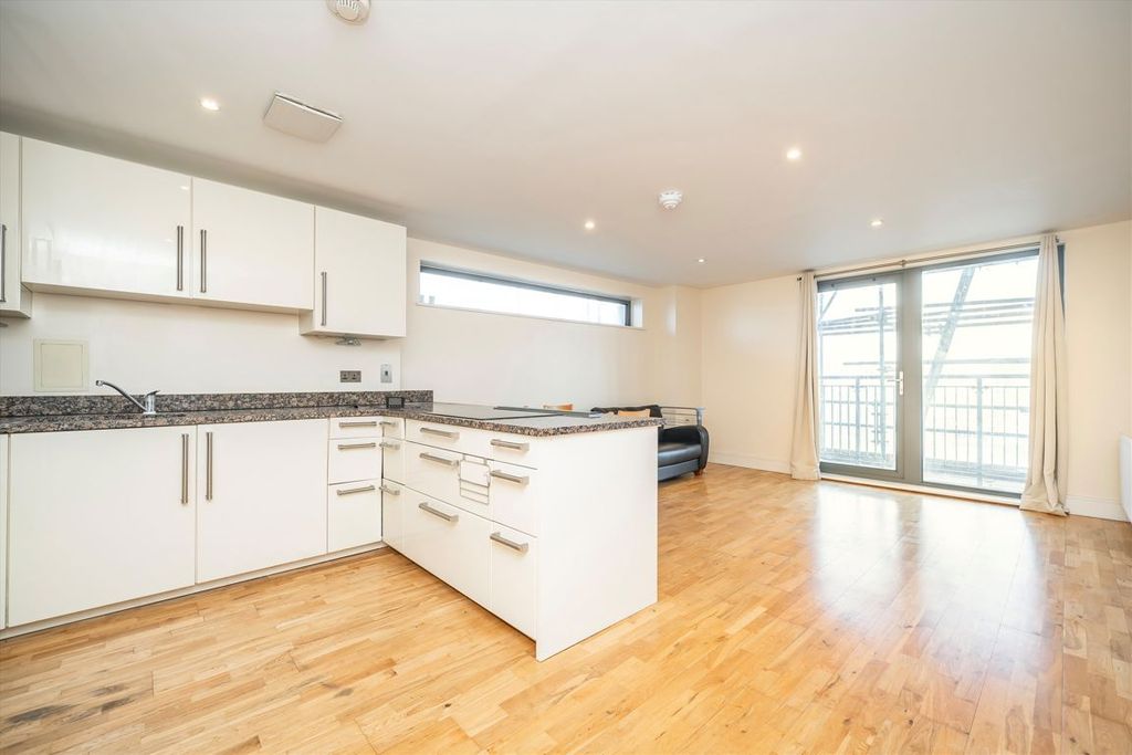 Property photo 2 of 7