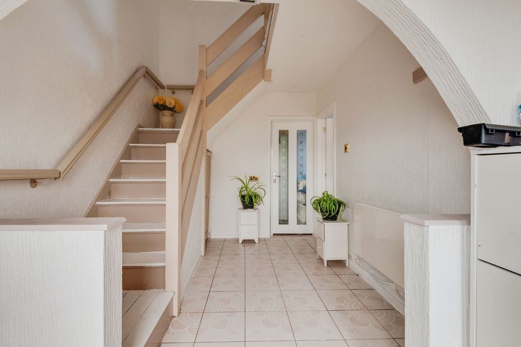 Property photo 2 of 23 Pbox-Img.Jpg