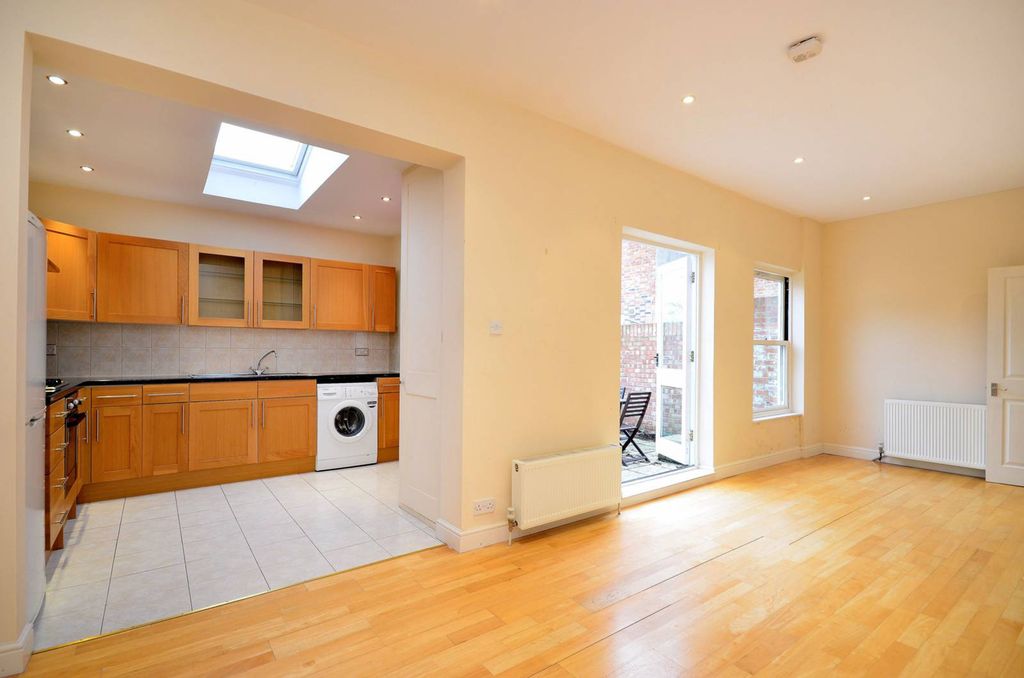 Property photo 1 of 8