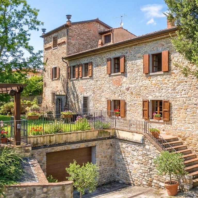 Property photo 1 of 18 Rustic Country House In Capolona, Tuscany