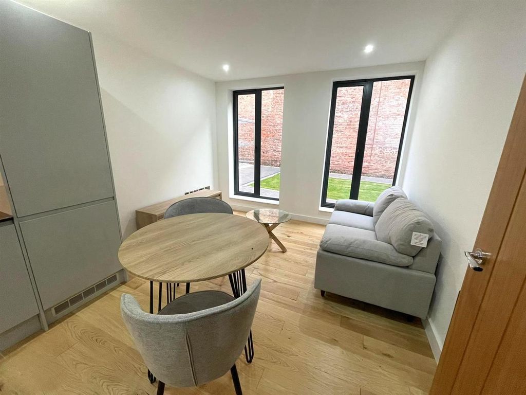 Property photo 1 of 12 Lounge Pic 1