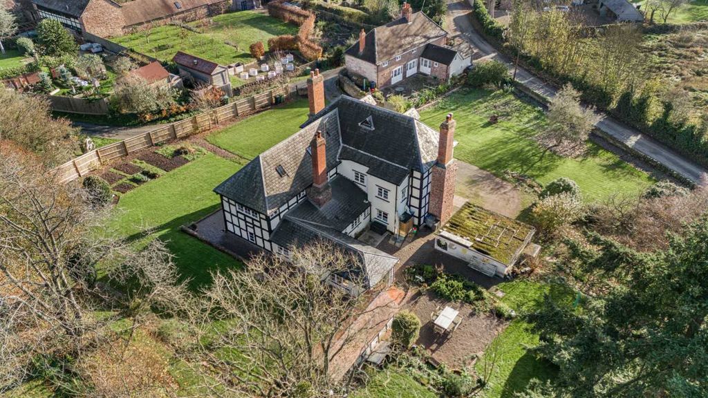 Property photo 2 of 38 24_68119.Jpg