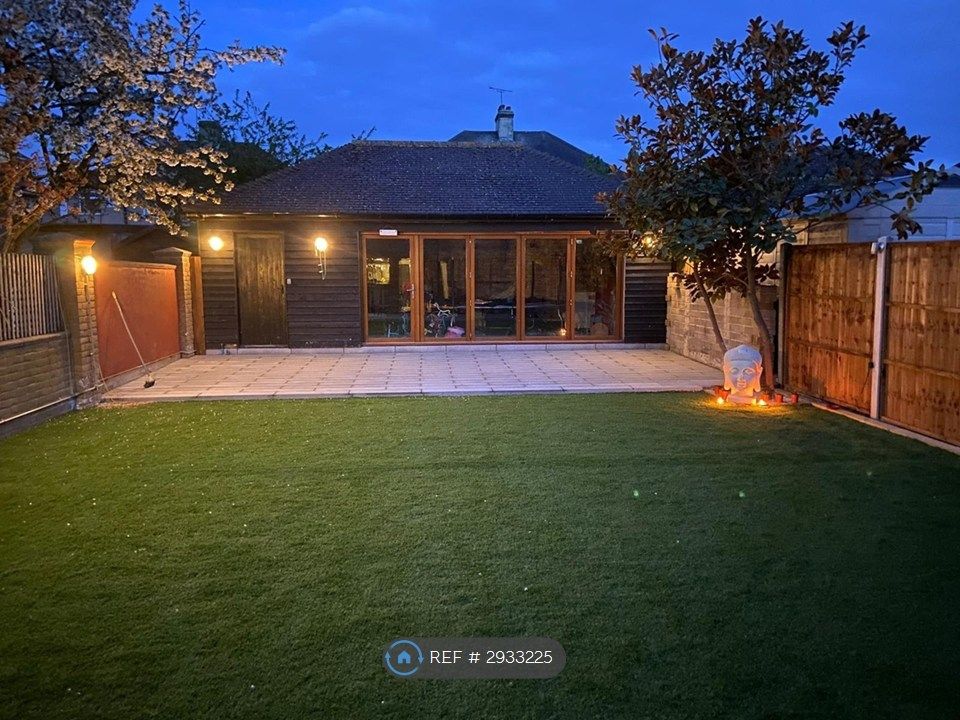 Property photo 2 of 24 Garden