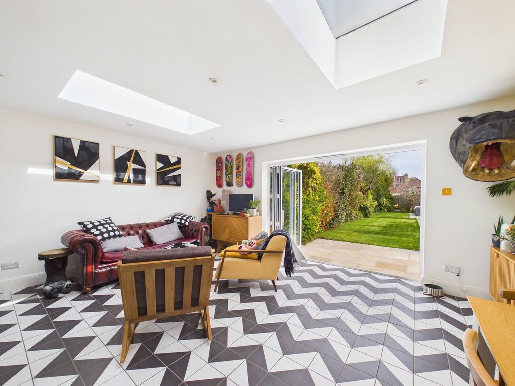 Property photo 3 of 24