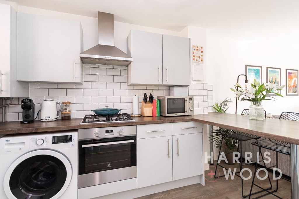 Property photo 2 of 23 4522482