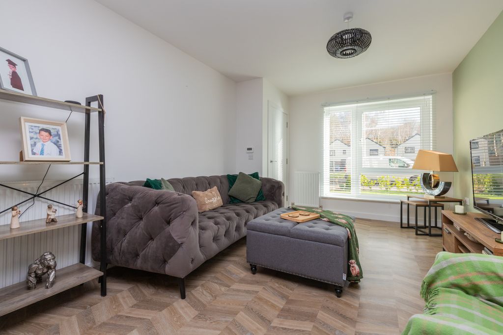 Property photo 3 of 30 19 Printers Place Pa2 9Rx L-4