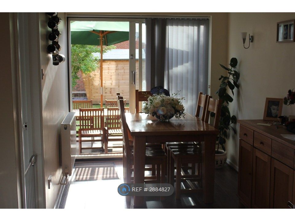 Property photo 2 of 11 Dining Room