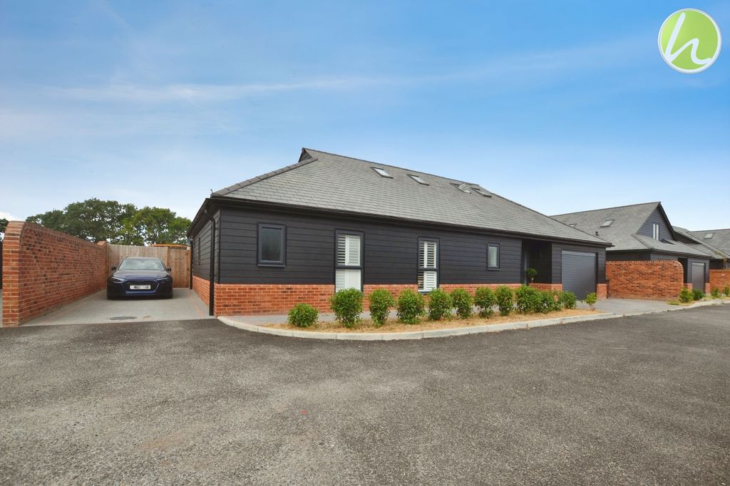Property photo 1 of 37