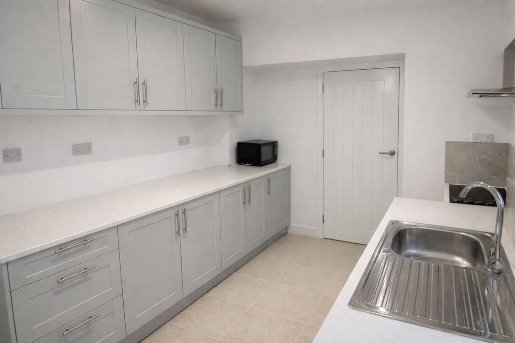 Property photo 2 of 17 Photo 1