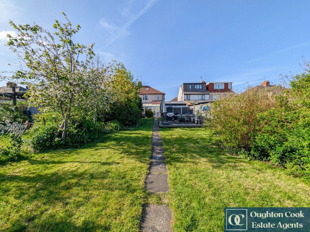 Property photo 2 of 22