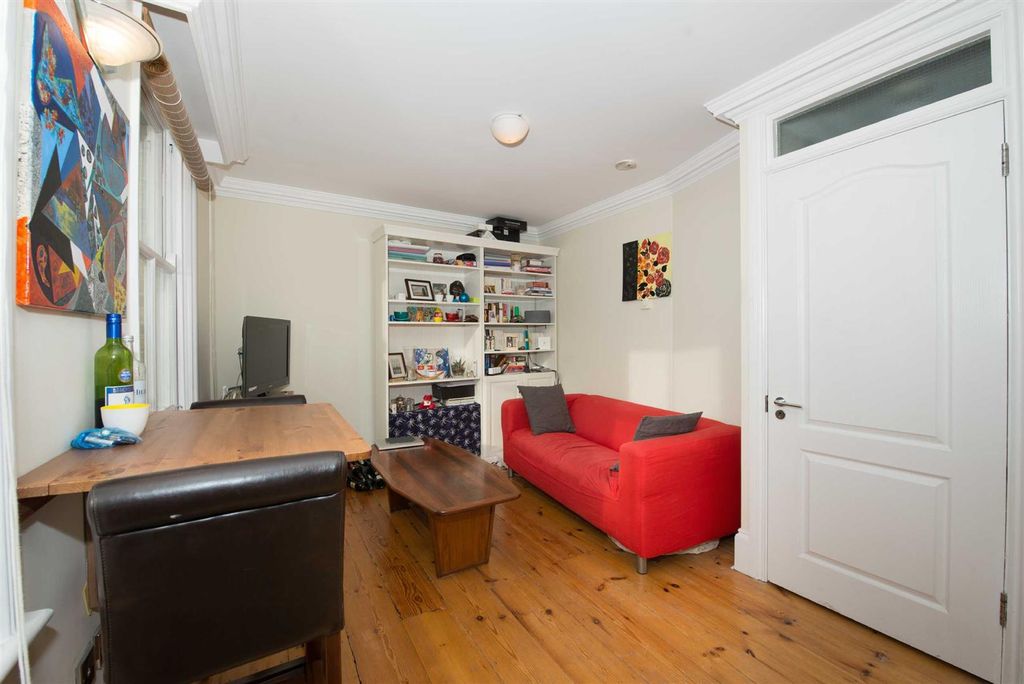 Property photo 2 of 6 Reception