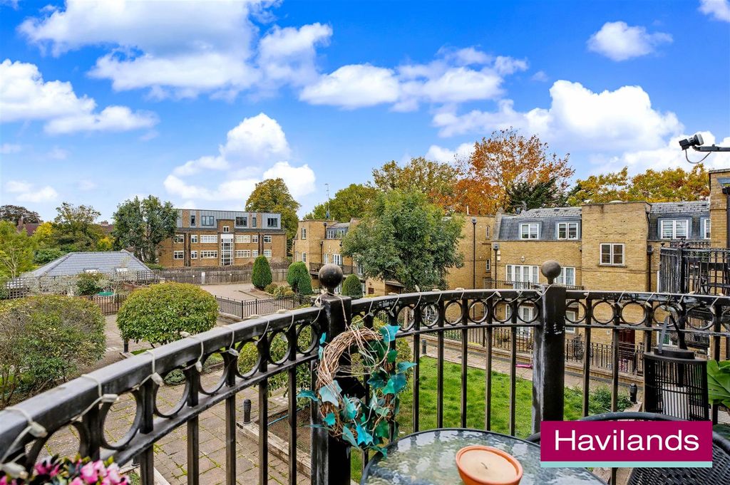 Property photo 1 of 20 Fountain Court-6.Jpg