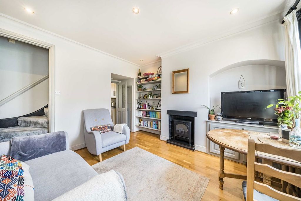 Property photo 2 of 7