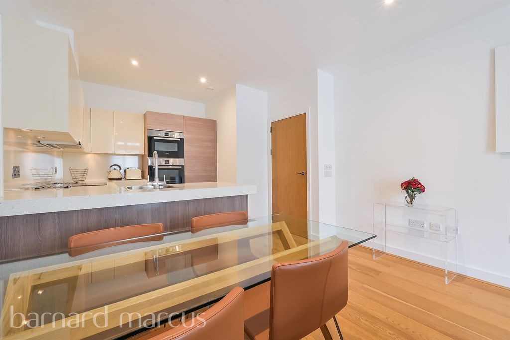 Property photo 3 of 12 Kitchen