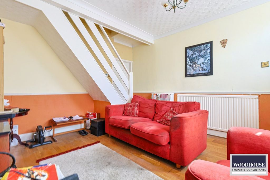 Property photo 2 of 23