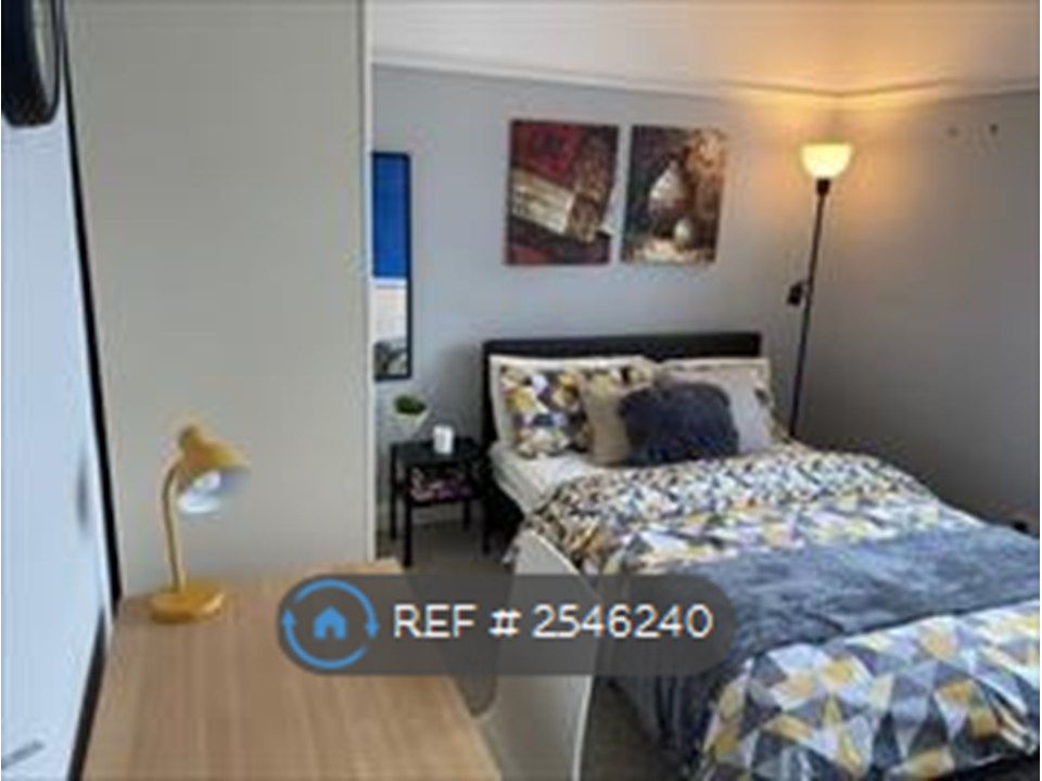 Property photo 3 of 14 Bedroom (Pic 1)