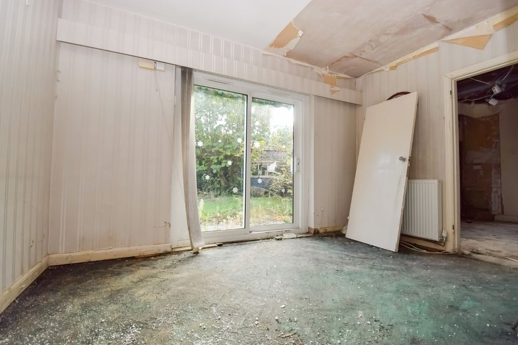 Property photo 3 of 13 Dining Room