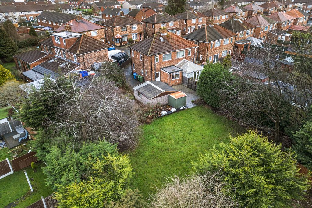 Property photo 3 of 27