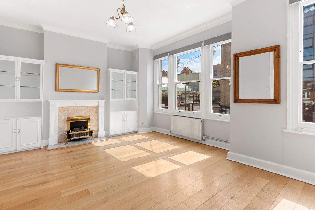 Property photo 1 of 9