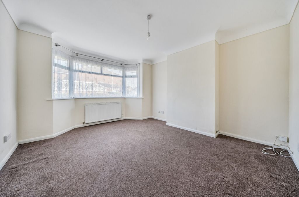 Property photo 3 of 13 1363843-27-68E556...