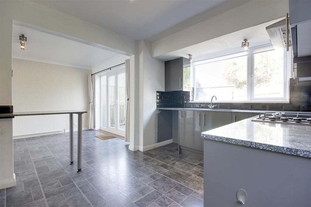 Property photo 2 of 14 Kitchen