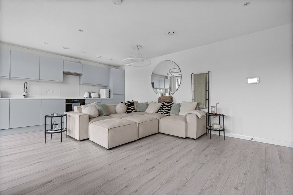 Property photo 2 of 14 Picture No. 10