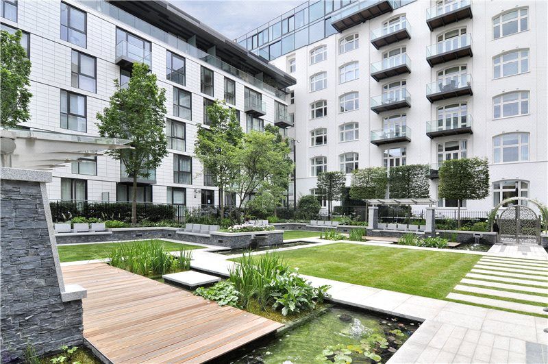 Property photo 2 of 9 Courtyard