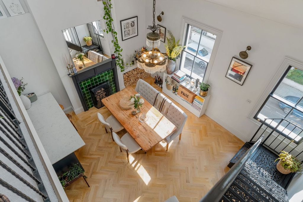 Property photo 3 of 19