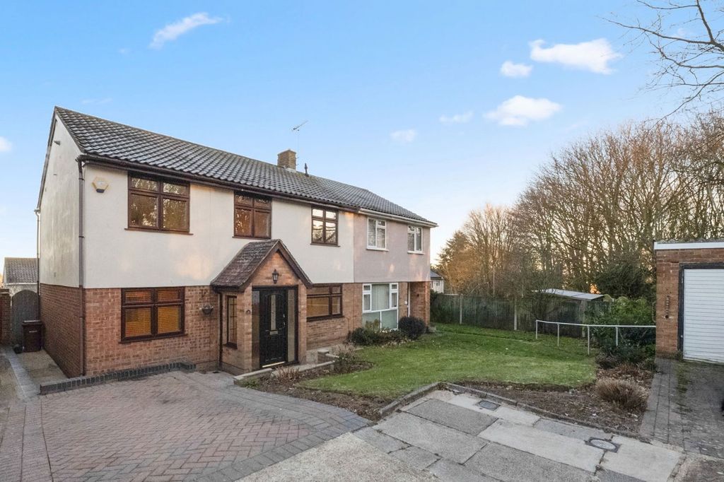 Property photo 2 of 25