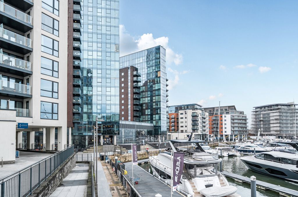 Property photo 1 of 15 1405077-1-69778Fe...