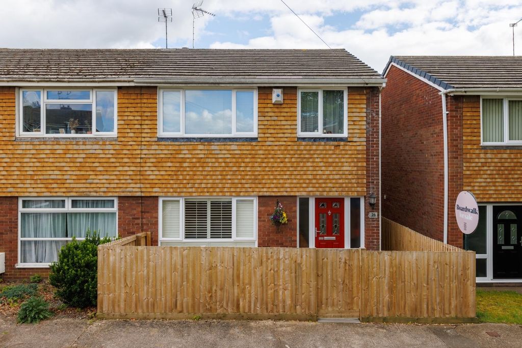 Property photo 2 of 20 26 Hillsborough Road-21.Jpg
