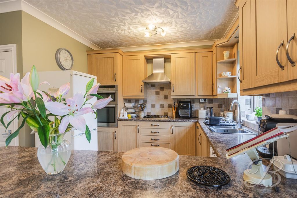 Property photo 3 of 18 Ccltd42.Jpg